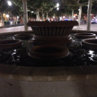 El ayuntamiento de Tàrrega apagó las luces de la fuente de El Pati durante media hora anoche.
