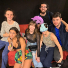 La companyia Inhabitants oferirà l’obra ‘Calcetes de dissabte’.