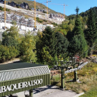 Al fondo, las obras de la pleta Arriu, en el entorno de la estación de esquí de Baqueira.