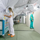 L’Hospital Clínic de Saragossa posa en marxa la carpa auxiliar d’urgències - L’Hospital Clínic de Saragossa va obrir ahir la carpa auxiliar d’urgències que es va instal·lar a l’aparcament a l’agost amb l’objectiu de separar pacie ...