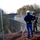 Agents Rurals i Endesa col·laboren en la instal·lació de la tanca perimetral al Canal de Gavet