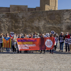 Unas cincuenta personas se concentraron ayer para exigir un memorial a los presos franquistas.