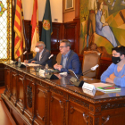 El presidente de la Diputación, Joan Talarn, con los vicepresidentes, durante el pleno ordinario de noviembre.
