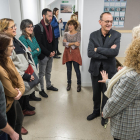 El alcalde de Lleida, Miquel Pueyo, ha visitado este miércoles las instalaciones de Mercolleida, donde está situada la Oficina de Derechos Humanos del ayuntamiento, entre otras dependencias municipales.
