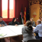 L’equip de govern d’Almacelles durant una reunió.