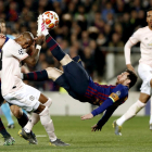 Messi i Sergi Roberto corren a abraçar-se després del primer gol de l’argentí.