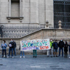 Los participantes en el acto del pasado viernes en la plaza de la Catedral de Lleida. 