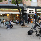 Música en directe a l’avinguda València de Lleida, ahir.
