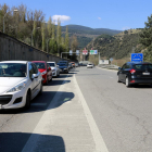 Retenciones intermitentes en la frontera entre Catalunya y Andorra por la movilidad permitida a pesar del confinamiento comarcal