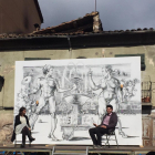 El artista barcelonés Marcel Rubio creó en directo un mural en la plaza del Mercadal de El Pont de Suert.