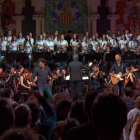 La formació, amb l’orquestra Simfònica Baetulo i el Cor de Noies de l’Orfeó Català.