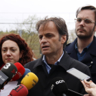 Asens en una visita a la estación de tren de Maçanet-Massanes.
