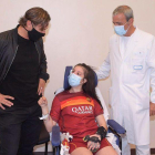 Francesco Totti visitó a Ilenia en el hospital en el que se recupera.