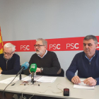 Jaume Sellés, Fèlix Larrosa y Joan Queralt, ayer en el PSC.