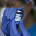Dinamarca suspende la vacunación con AstraZeneca por posibles efectos de trombos