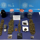 Marihuana i objectes decomissats per la policia d’Andorra.