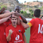 L’Alpicat celebra el gol que li va donar la primera victòria de la temporada, al camp de l’Igualada.