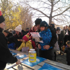 Los organizadores de la jornada familiar en el parque de la Mitjana de Lleida recaudaron fondos para la Marató de TV3.