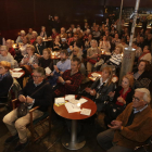 Los asistentes durante el homenaje en el Cafè del Teatre	