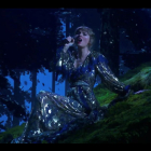 Taylor Swift actúa en la 63.ª gala de los premios Grammy.