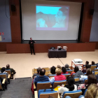 El doctor David Bueno acerca la neurociencia educativa en una conferencia en Artesa de Lleida