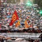 Unes 35.000 persones es van manifestar ahir a Bilbao contra l’aplicació del 155 i a favor del dret a decidir de Catalunya.