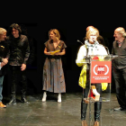 La concejal de Cultura, Montse Parra, recogió ayer el galardón en el Mercat de les Flors de Barcelona.