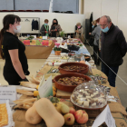 Un moment de la degustació de plats de cuiners locals.