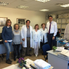 Ribes y Barcenilla, junto a profesionales de la Unidad de Infección Nosocomial del Arnau.