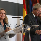 La ministra Nadia Calviño, amb el comissari europeu d’Economia, Paolo Gentiloni.