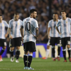 Leo Messi, resignat al final del partit davant dels peruans.
