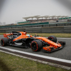 El McLaren de Fernando Alonso mejoró las prestaciones de Australia y aspira a los puntos. 