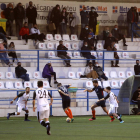El partit, el primer de futbol que es disputa a Lleida amb públic, va reunir prop de 350 aficionats.
