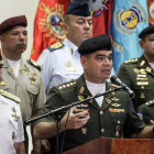 El ministro de Defensa venezolano, Vladimir Padrino, anunció la búsqueda de los jefes de la asonada.