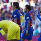 Leo Messi celebra un dels seus dos gols dissabte davant del Vila-real.