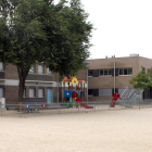 El gimnasio se construirá en el patio posterior de la escuela.