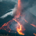 El volcán eleva 10 centímetros el suelo de La Palma en las últimas horas
