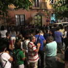 En las dos imágenes, inferior y superior, una concentración masiva ayer a favor de las peñas.