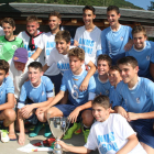 El equipo infantil del FIF Lleida celebra su victoria en el torneo del Pallars.