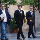Junqueras, Puigdemont i Turull es dirigeixen a la reunió setmanal del Govern.