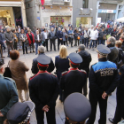 Repulsa  -  Un centenar de personas, entre vecinos y autoridades, se concentraron ayer ante la Paeria de Lleida para condenar el ataque contra una mezquita en Egipto y en solidaridad con las víctimas y sus familiares.