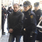El acusado Miguel Angel Muñoz Blas, a su llegada a la Audiencia.