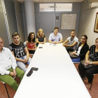 Alumnes d’ètnia gitana que estudien Batxillerat, FP o graus universitaris, amb representants de col·lectius gitanos i d’Ensenyament.