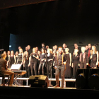 El coro del Orfeó Lleidatà, el pasado domingo en Alcoletge con el espectáculo ‘Songs.cat’.
