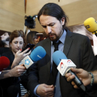 Iglesias afronta el reto de convencer de que es la alternativa a Rajoy.