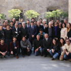 Foto ayer en el Palau de la Generalitat de algunos de los premiados con Puigdemont y el conseller Vila.