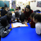 Un grup de nens, en una de les classes de reforç, dijous passat, al Centre Obert Pare Palau.