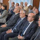Imagen de los principales imputados en el caso de los ERE, entre ellos Manuel Chaves y José Antonio Griñán, ayer en la Audiencia de Sevilla.