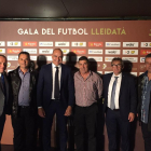 L’expresident Joan Miret, segon per l’esquerra, i altres directius a l’última gala del futbol.