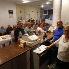 Els nous gestors de la cafeteria del centre cívic de la Mariola van organitzar una inauguració.
